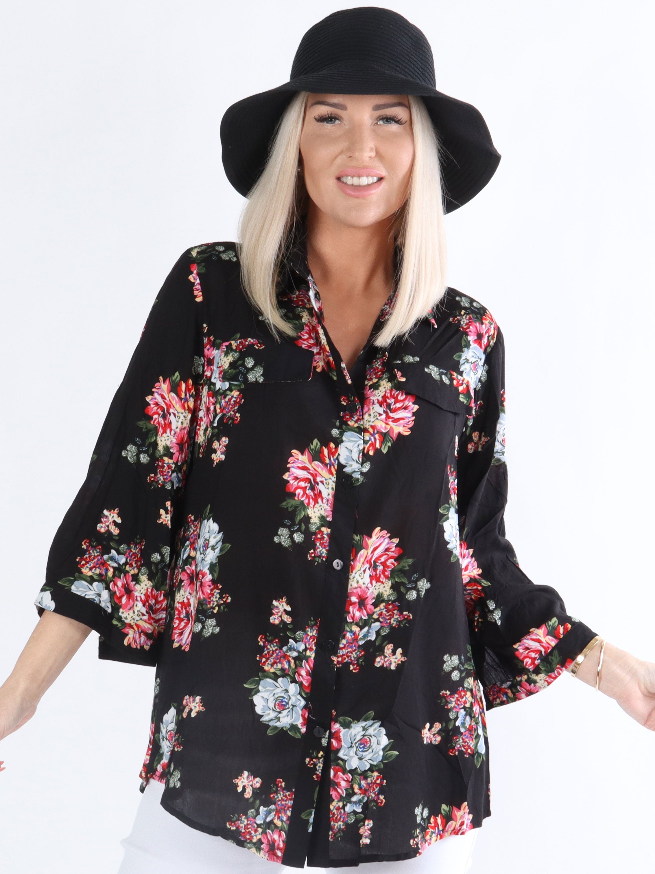 Yuri - Svart skjorta med sött blommönster